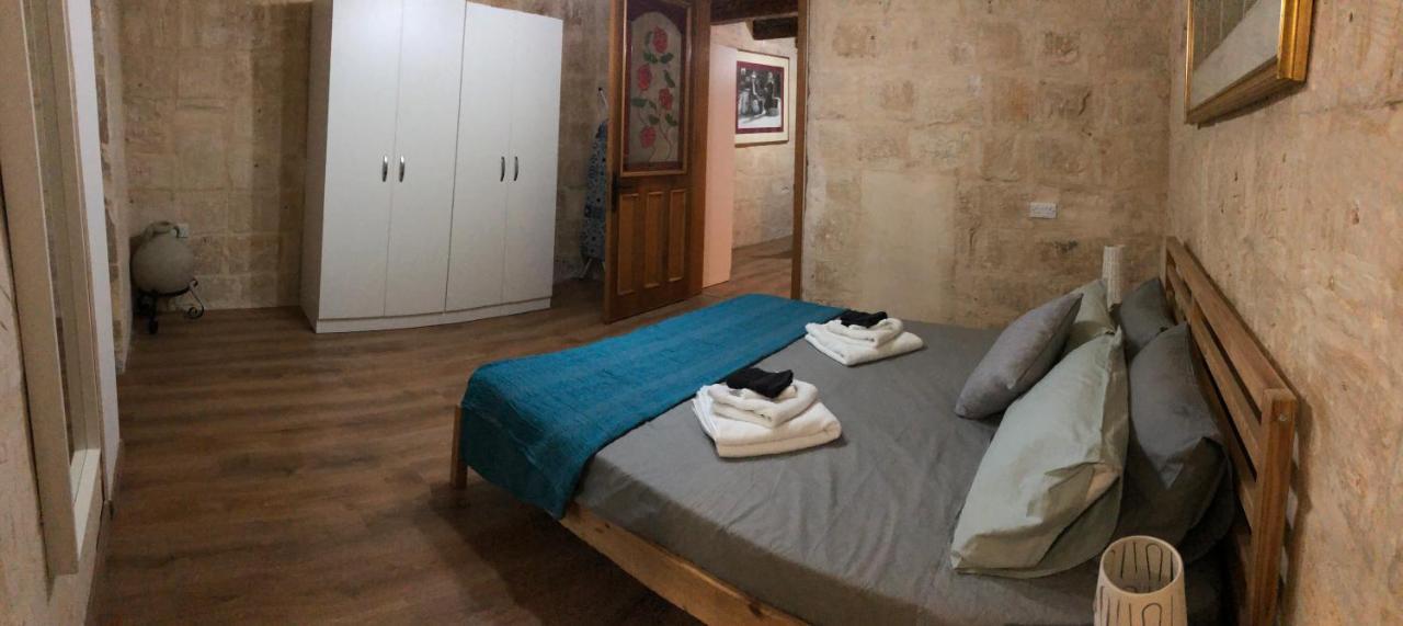Floriana Cosy Townhouse Apartment Exterior photo