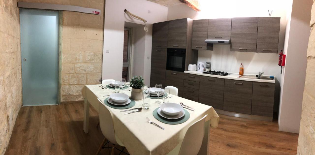Floriana Cosy Townhouse Apartment Exterior photo